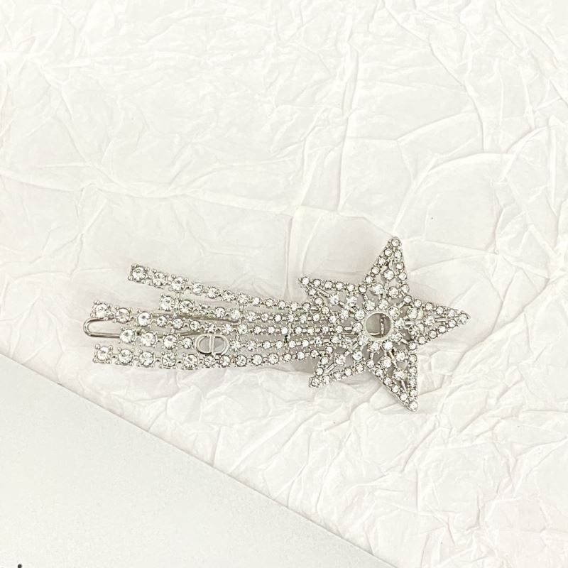 chr1st1an D10r brooches